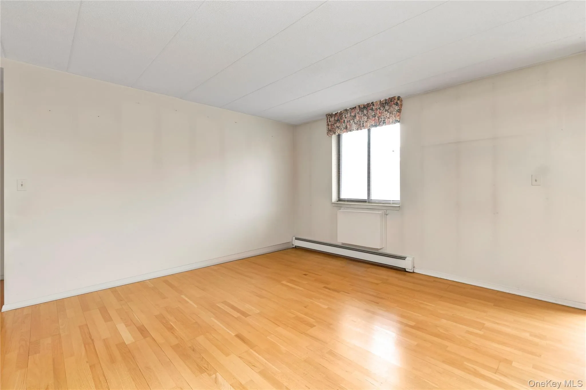 136-17 Maple Avenue, New York, NY, 2 Bedrooms Bedrooms, 5 Rooms Rooms,2 BathroomsBathrooms,Residential Sale,For Rent,Maple,0,997627 136-17 Maple Avenue, New York, NY, 2 Bedrooms Bedrooms, 5 Rooms Rooms,2 BathroomsBathrooms,Residential Sale,For Rent,Maple,0,997627