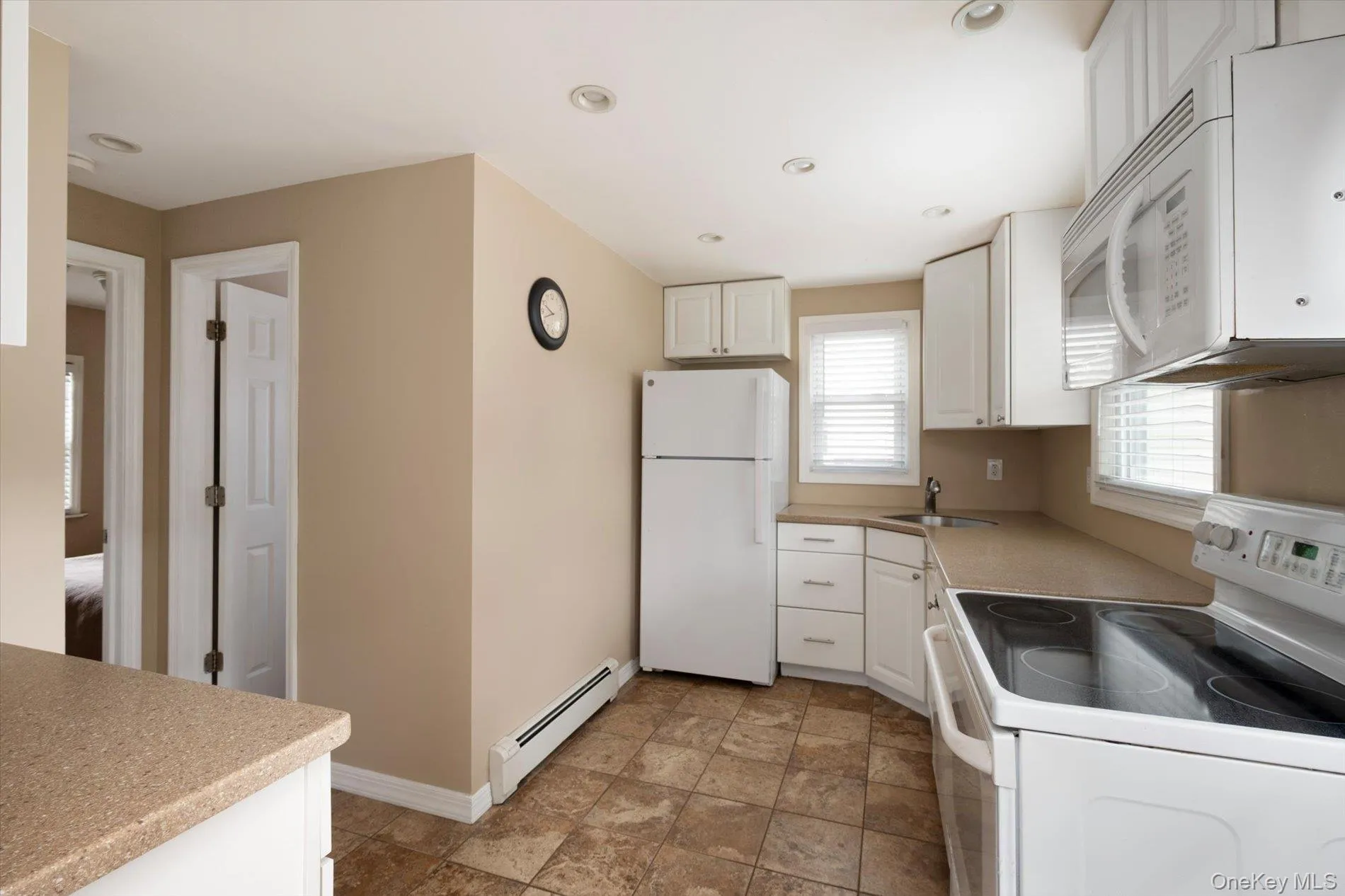 675 Little East Neck Road, West Babylon, NY, 3 Bedrooms Bedrooms, 5 Rooms Rooms,1 BathroomBathrooms,Residential,For Rent,Little East Neck,0,997630 675 Little East Neck Road, West Babylon, NY, 3 Bedrooms Bedrooms, 5 Rooms Rooms,1 BathroomBathrooms,Residential,For Rent,Little East Neck,0,997630