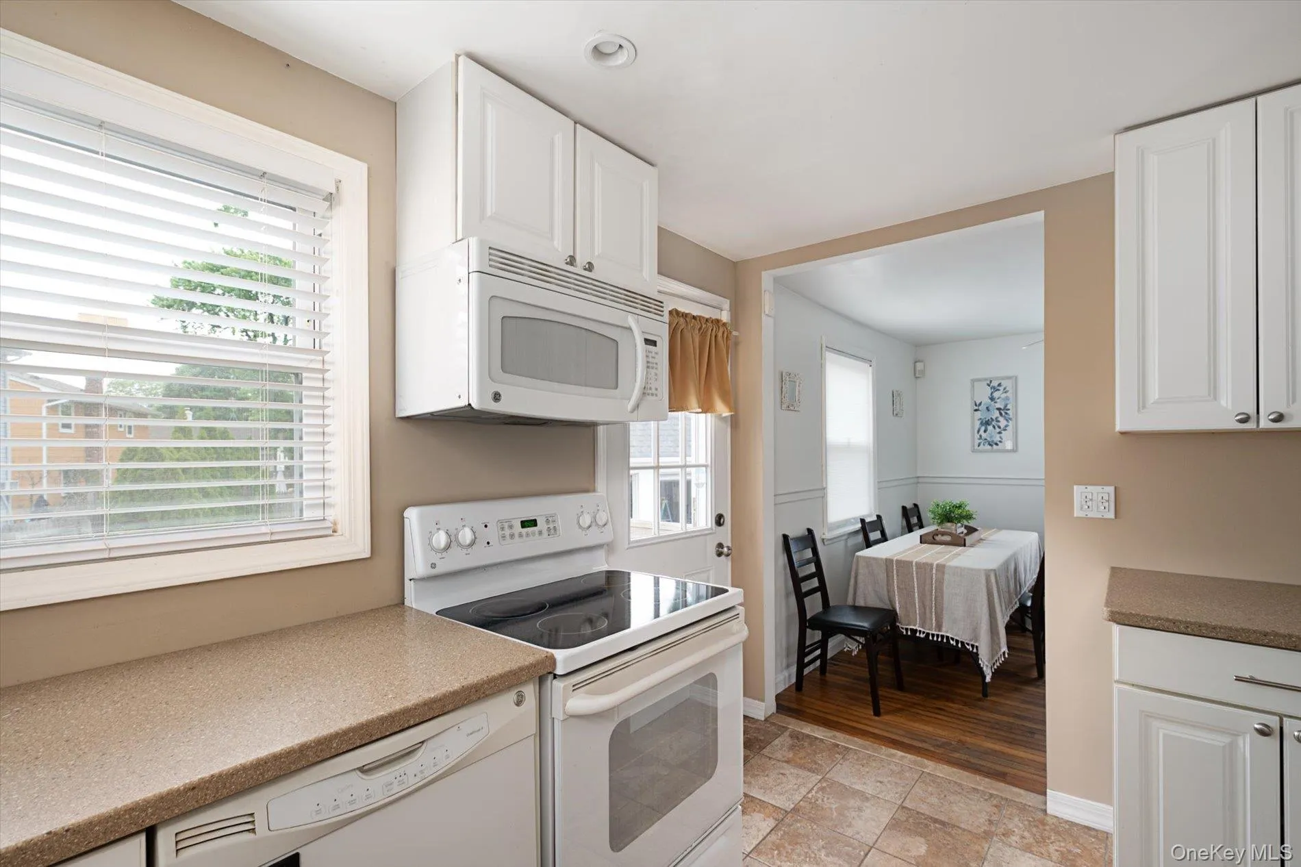 675 Little East Neck Road, West Babylon, NY, 3 Bedrooms Bedrooms, 5 Rooms Rooms,1 BathroomBathrooms,Residential,For Rent,Little East Neck,0,997630 675 Little East Neck Road, West Babylon, NY, 3 Bedrooms Bedrooms, 5 Rooms Rooms,1 BathroomBathrooms,Residential,For Rent,Little East Neck,0,997630