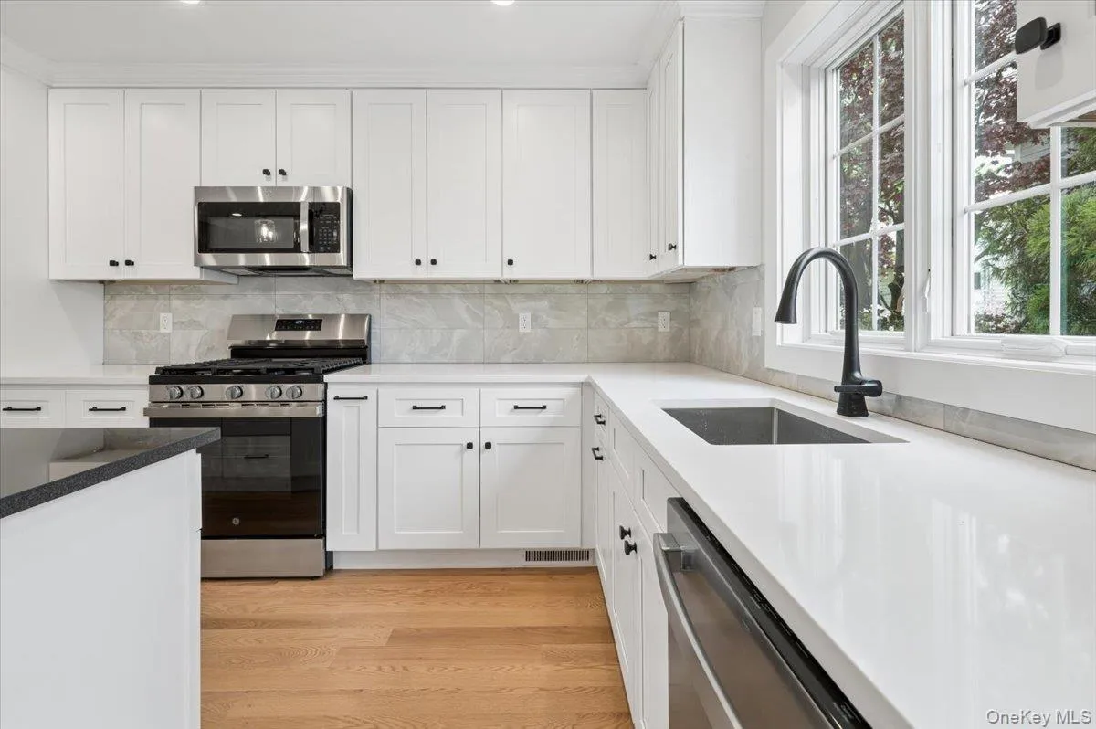 87 Crystal Street, Harrison, NY, 3 Bedrooms Bedrooms, 5 Rooms Rooms,2 BathroomsBathrooms,Residential Lease,For Rent,Crystal,0,997631 87 Crystal Street, Harrison, NY, 3 Bedrooms Bedrooms, 5 Rooms Rooms,2 BathroomsBathrooms,Residential Lease,For Rent,Crystal,0,997631