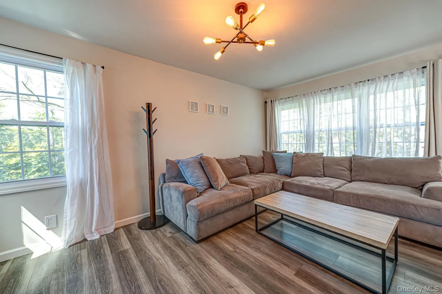 48 Springville Road, Southampton, NY, 3 Bedrooms Bedrooms, 9 Rooms Rooms,2 BathroomsBathrooms,Residential,For Rent,Springville,0,997632 48 Springville Road, Southampton, NY, 3 Bedrooms Bedrooms, 9 Rooms Rooms,2 BathroomsBathrooms,Residential,For Rent,Springville,0,997632
