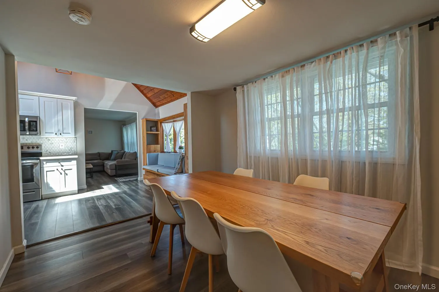 48 Springville Road, Southampton, NY, 3 Bedrooms Bedrooms, 9 Rooms Rooms,2 BathroomsBathrooms,Residential,For Rent,Springville,0,997632 48 Springville Road, Southampton, NY, 3 Bedrooms Bedrooms, 9 Rooms Rooms,2 BathroomsBathrooms,Residential,For Rent,Springville,0,997632