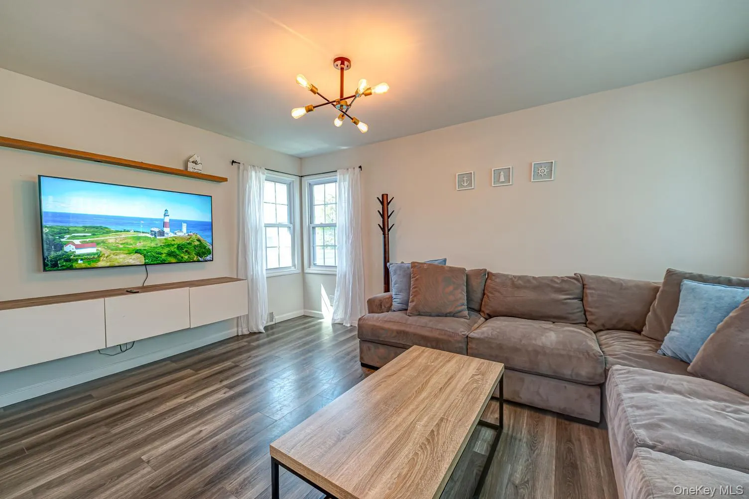 48 Springville Road, Southampton, NY, 3 Bedrooms Bedrooms, 9 Rooms Rooms,2 BathroomsBathrooms,Residential,For Rent,Springville,0,997632 48 Springville Road, Southampton, NY, 3 Bedrooms Bedrooms, 9 Rooms Rooms,2 BathroomsBathrooms,Residential,For Rent,Springville,0,997632