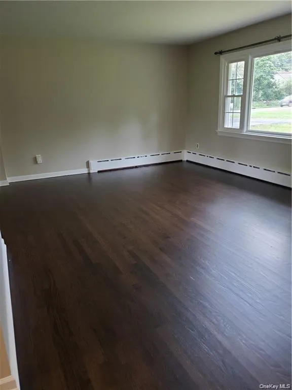 349 Middletown Road, Clarkstown, NY, 2 Bedrooms Bedrooms, 5 Rooms Rooms,1 BathroomBathrooms,Residential Lease,For Rent,Middletown,0,997639 349 Middletown Road, Clarkstown, NY, 2 Bedrooms Bedrooms, 5 Rooms Rooms,1 BathroomBathrooms,Residential Lease,For Rent,Middletown,0,997639
