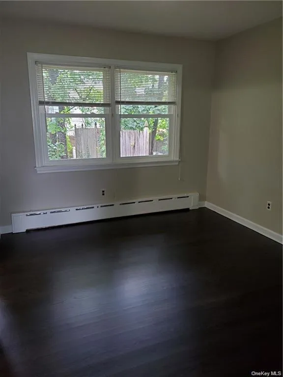 349 Middletown Road, Clarkstown, NY, 2 Bedrooms Bedrooms, 5 Rooms Rooms,1 BathroomBathrooms,Residential Lease,For Rent,Middletown,0,997639 349 Middletown Road, Clarkstown, NY, 2 Bedrooms Bedrooms, 5 Rooms Rooms,1 BathroomBathrooms,Residential Lease,For Rent,Middletown,0,997639