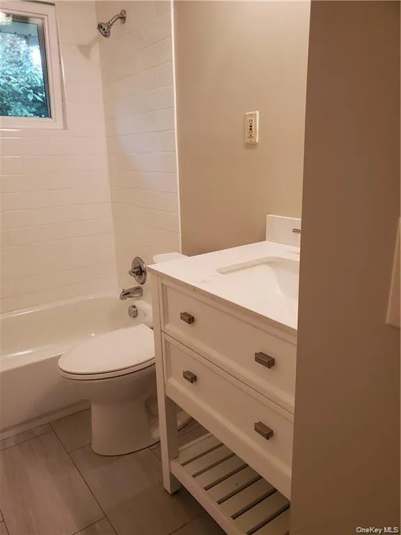 349 Middletown Road, Clarkstown, NY, 2 Bedrooms Bedrooms, 5 Rooms Rooms,1 BathroomBathrooms,Residential Lease,For Rent,Middletown,0,997639 349 Middletown Road, Clarkstown, NY, 2 Bedrooms Bedrooms, 5 Rooms Rooms,1 BathroomBathrooms,Residential Lease,For Rent,Middletown,0,997639