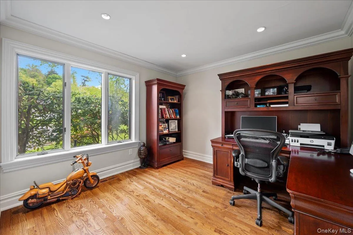Office/Library Office/Library