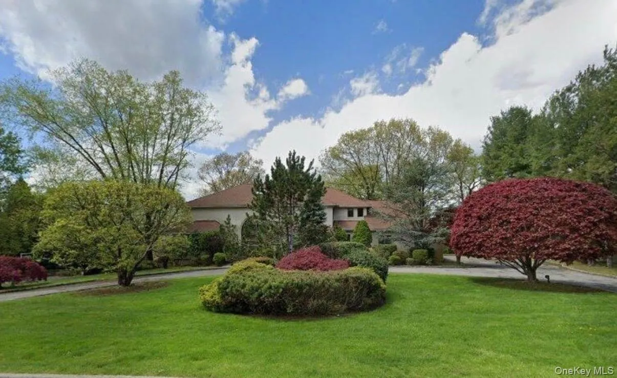 Beautifully landscaped Beautifully landscaped