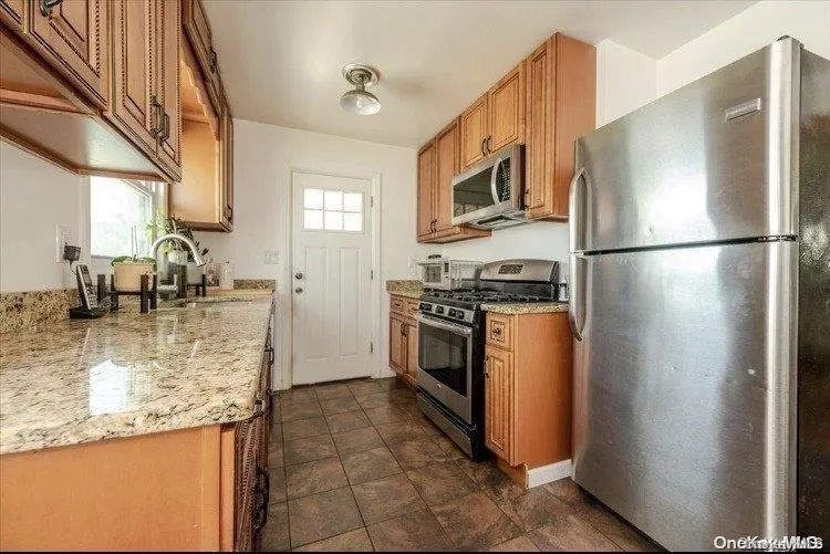 22 Pine Lane, Hempstead, NY, 4 Bedrooms Bedrooms, 6 Rooms Rooms,2 BathroomsBathrooms,Residential Lease,For Rent,Pine,0,997648 22 Pine Lane, Hempstead, NY, 4 Bedrooms Bedrooms, 6 Rooms Rooms,2 BathroomsBathrooms,Residential Lease,For Rent,Pine,0,997648