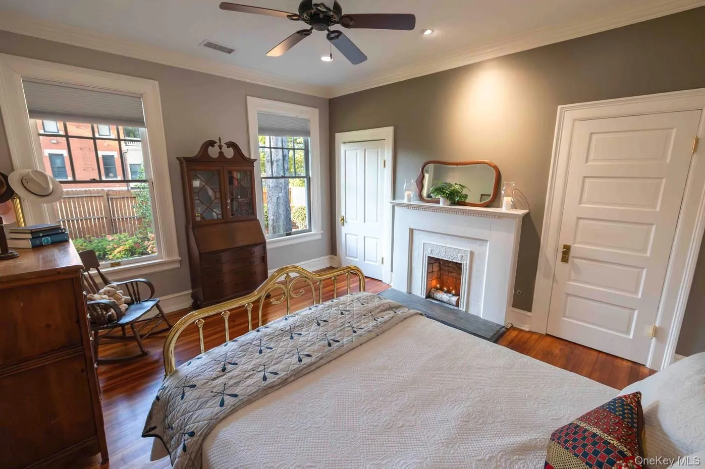 Guest Bedroom main Floor Guest Bedroom main Floor