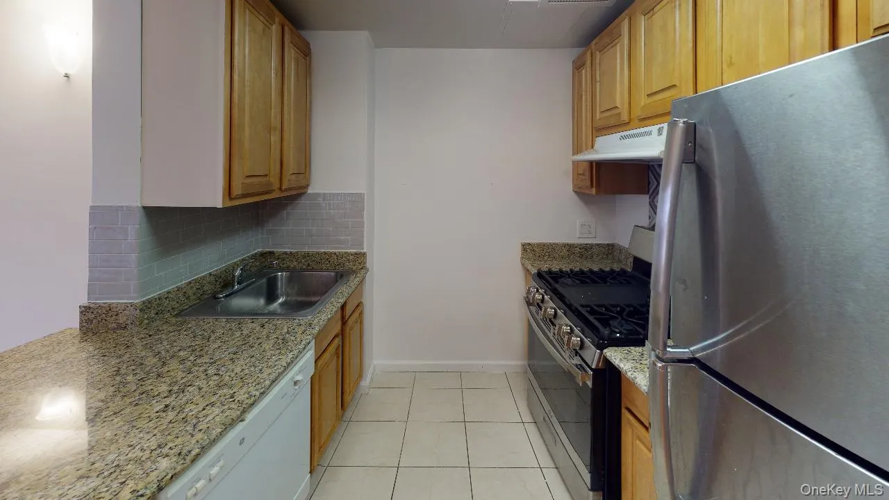 102-02 Queens Boulevard, New York, NY, 2 Bedrooms Bedrooms, 4 Rooms Rooms,1 BathroomBathrooms,Residential Lease,For Rent,Queens,0,997666 102-02 Queens Boulevard, New York, NY, 2 Bedrooms Bedrooms, 4 Rooms Rooms,1 BathroomBathrooms,Residential Lease,For Rent,Queens,0,997666