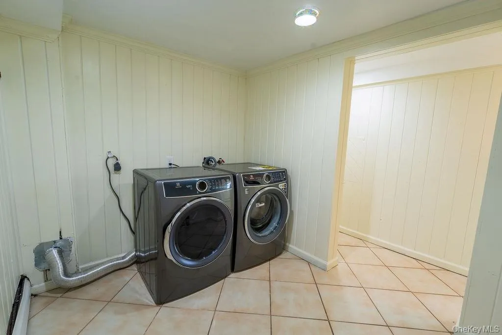 5 Idlewild Drive, Hyde Park, NY, 5 Bedrooms Bedrooms, 14 Rooms Rooms,3 BathroomsBathrooms,Residential Lease,For Rent,Idlewild,0,997670 5 Idlewild Drive, Hyde Park, NY, 5 Bedrooms Bedrooms, 14 Rooms Rooms,3 BathroomsBathrooms,Residential Lease,For Rent,Idlewild,0,997670