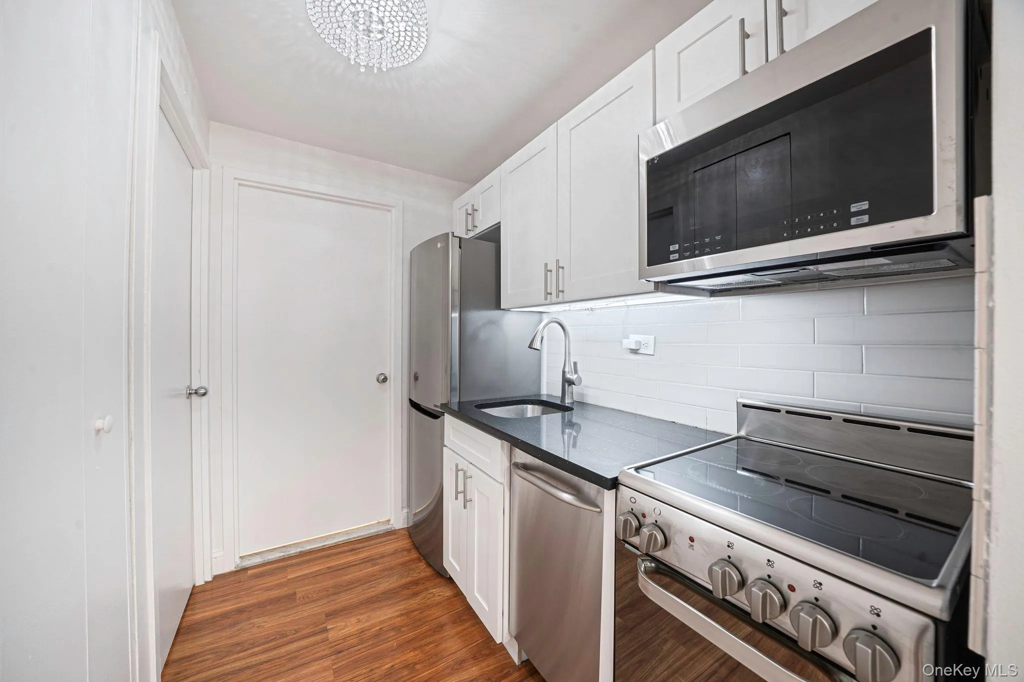 150 W 51st St, New York, NY, 1 Bedroom Bedrooms, 2 Rooms Rooms,1 BathroomBathrooms,Residential Lease,For Rent,51st St,0,997675 150 W 51st St, New York, NY, 1 Bedroom Bedrooms, 2 Rooms Rooms,1 BathroomBathrooms,Residential Lease,For Rent,51st St,0,997675