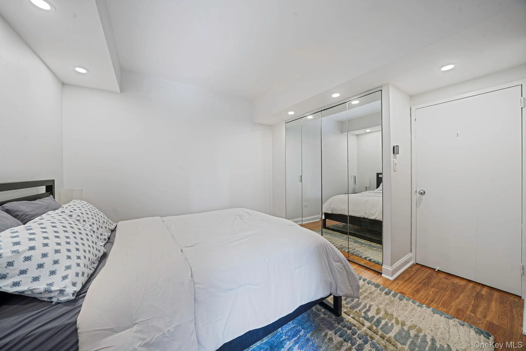 150 W 51st St, New York, NY, 1 Bedroom Bedrooms, 2 Rooms Rooms,1 BathroomBathrooms,Residential Lease,For Rent,51st St,0,997675 150 W 51st St, New York, NY, 1 Bedroom Bedrooms, 2 Rooms Rooms,1 BathroomBathrooms,Residential Lease,For Rent,51st St,0,997675