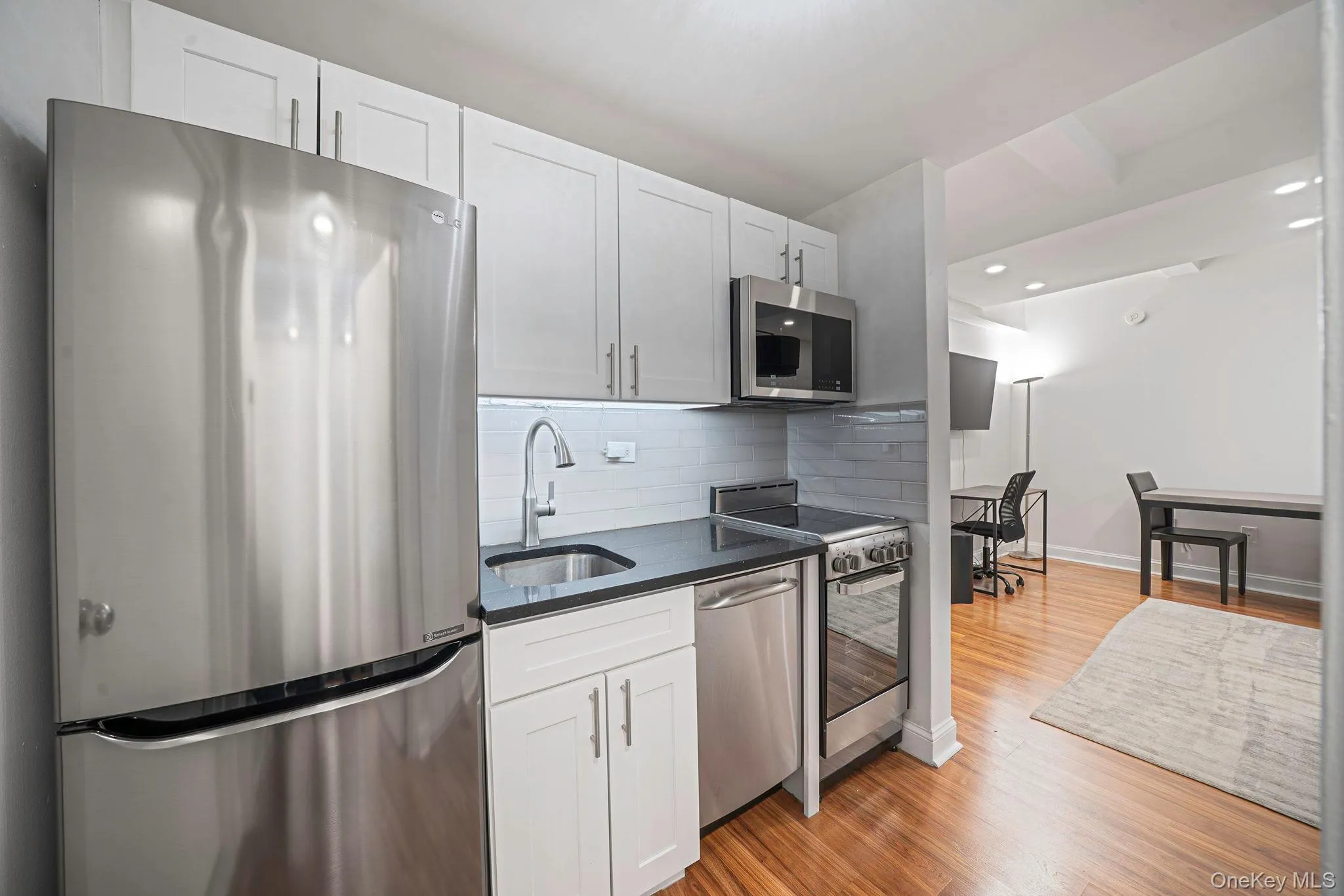 150 W 51st St, New York, NY, 1 Bedroom Bedrooms, 2 Rooms Rooms,1 BathroomBathrooms,Residential Lease,For Rent,51st St,0,997675 150 W 51st St, New York, NY, 1 Bedroom Bedrooms, 2 Rooms Rooms,1 BathroomBathrooms,Residential Lease,For Rent,51st St,0,997675