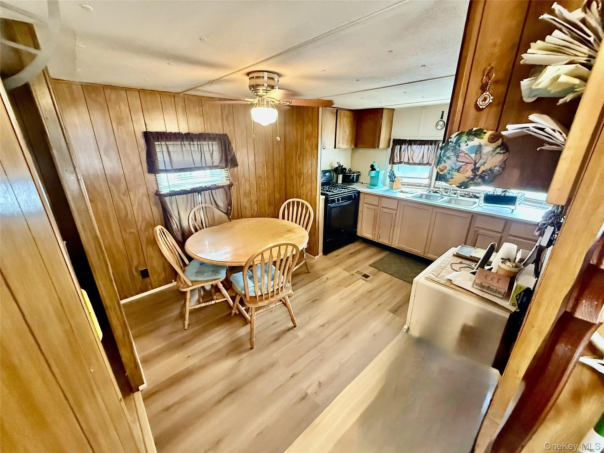822 Lark Lane, Deerpark, NY, 3 Bedrooms Bedrooms, 7 Rooms Rooms,1 BathroomBathrooms,Residential Sale,For Rent,Lark,0,997685 822 Lark Lane, Deerpark, NY, 3 Bedrooms Bedrooms, 7 Rooms Rooms,1 BathroomBathrooms,Residential Sale,For Rent,Lark,0,997685