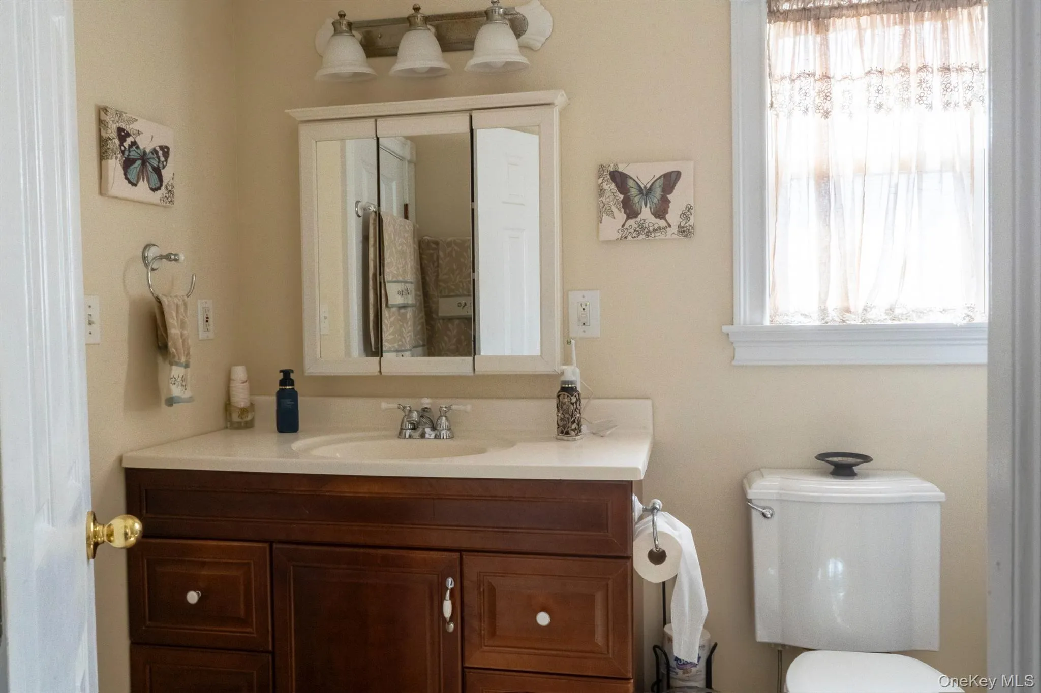 19 and 19A Brook Street, Babylon, NY, 5 Bedrooms Bedrooms, 11 Rooms Rooms,3 BathroomsBathrooms,Residential,For Rent,Brook,0,997686 19 and 19A Brook Street, Babylon, NY, 5 Bedrooms Bedrooms, 11 Rooms Rooms,3 BathroomsBathrooms,Residential,For Rent,Brook,0,997686