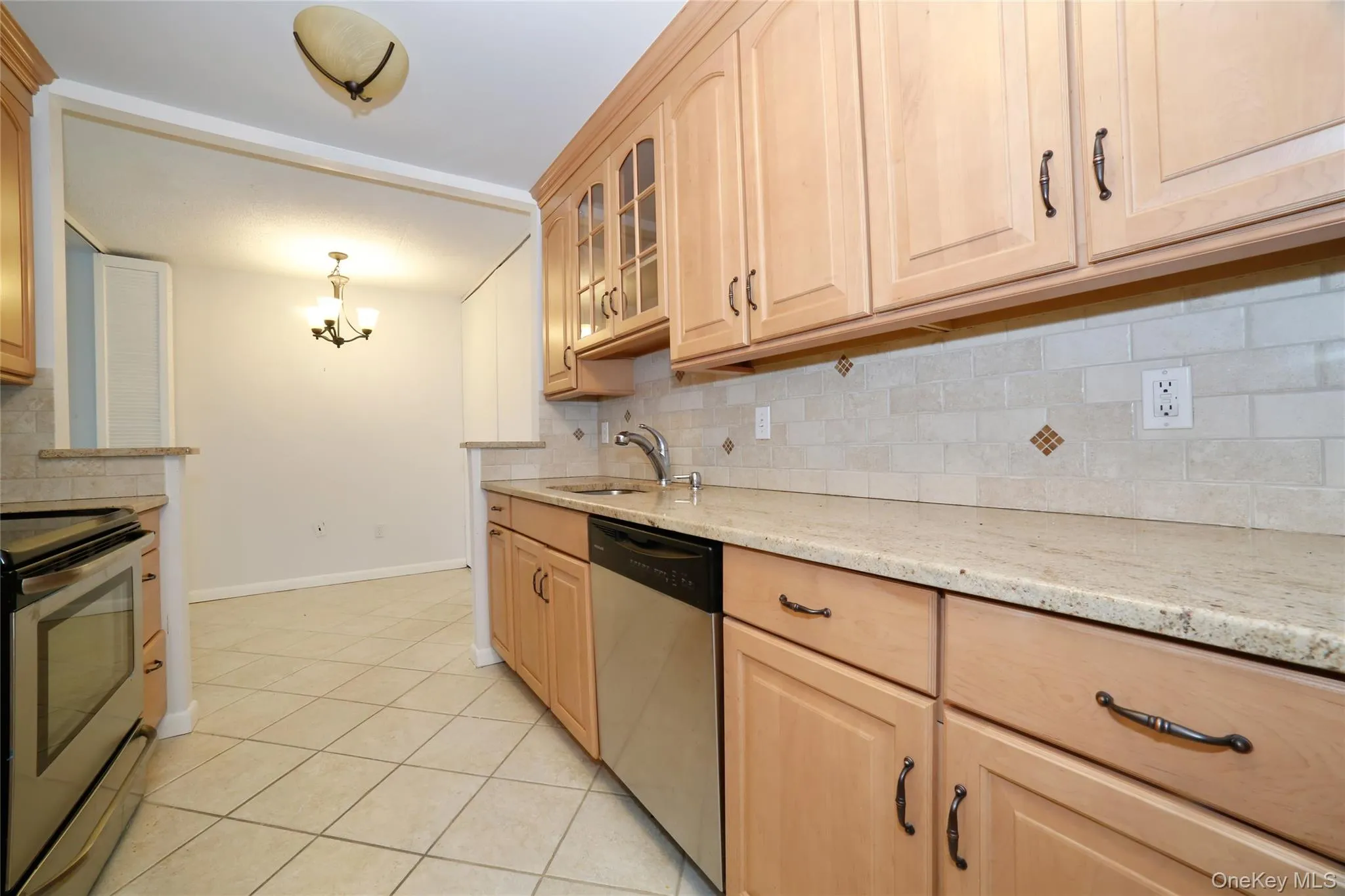 Granite Counters with Maple Cabinets Granite Counters with Maple Cabinets