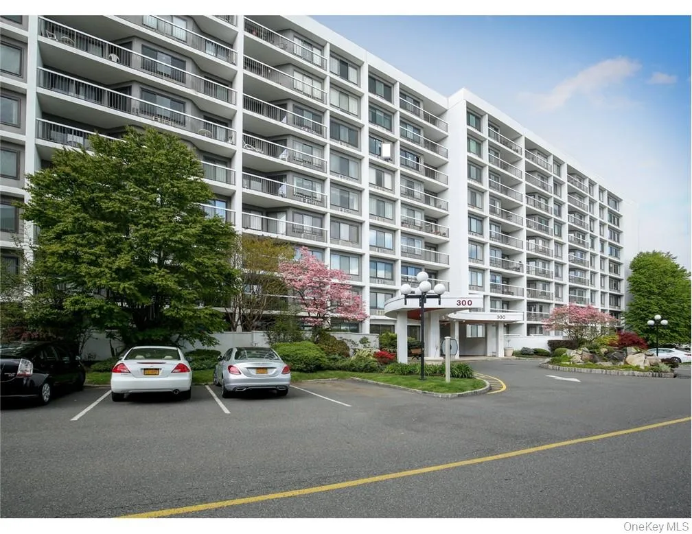 Exterior-Running Waterfall Islands in Front in Spring Summer and Fall Exterior-Running Waterfall Islands in Front in Spring Summer and Fall