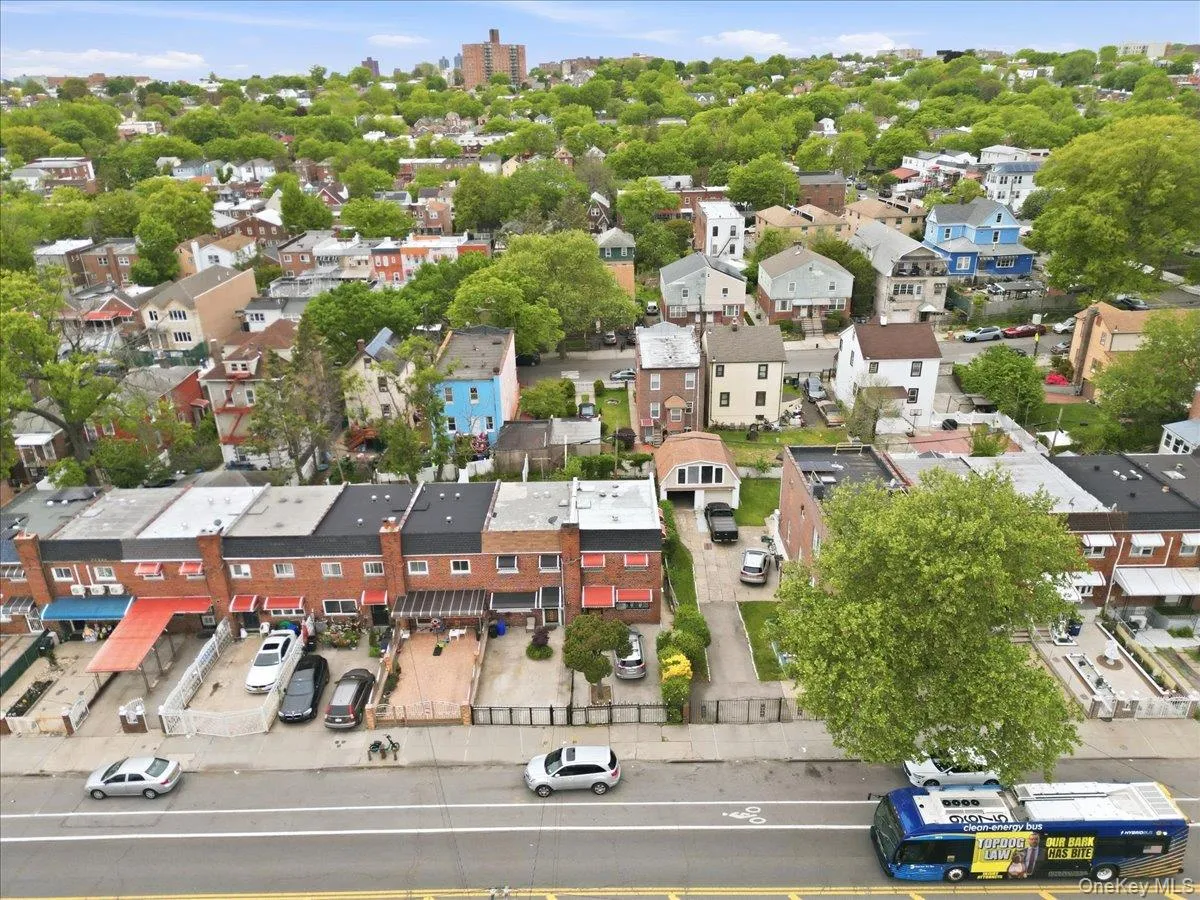 4165 Baychester Avenue, New York, NY, 3 Bedrooms Bedrooms, 8 Rooms Rooms,2 BathroomsBathrooms,Residential,For Rent,Baychester,0,997700 4165 Baychester Avenue, New York, NY, 3 Bedrooms Bedrooms, 8 Rooms Rooms,2 BathroomsBathrooms,Residential,For Rent,Baychester,0,997700