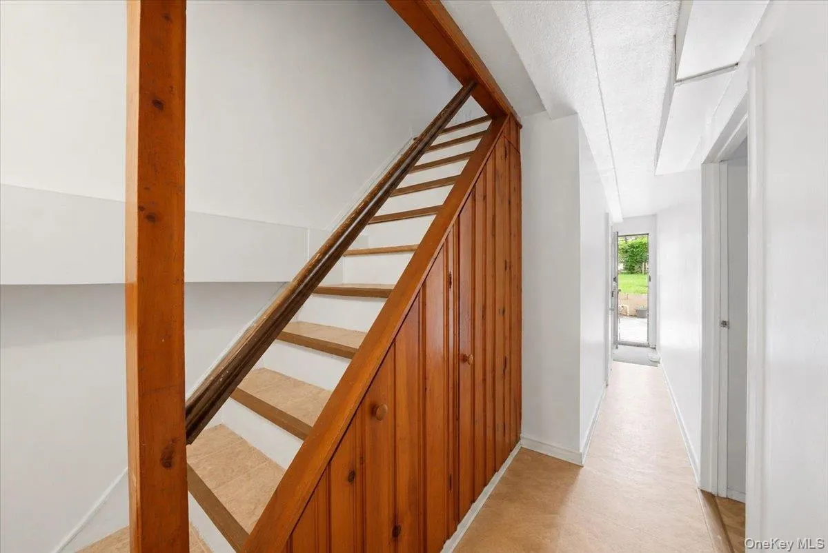 4165 Baychester Avenue, New York, NY, 3 Bedrooms Bedrooms, 8 Rooms Rooms,2 BathroomsBathrooms,Residential,For Rent,Baychester,0,997700 4165 Baychester Avenue, New York, NY, 3 Bedrooms Bedrooms, 8 Rooms Rooms,2 BathroomsBathrooms,Residential,For Rent,Baychester,0,997700