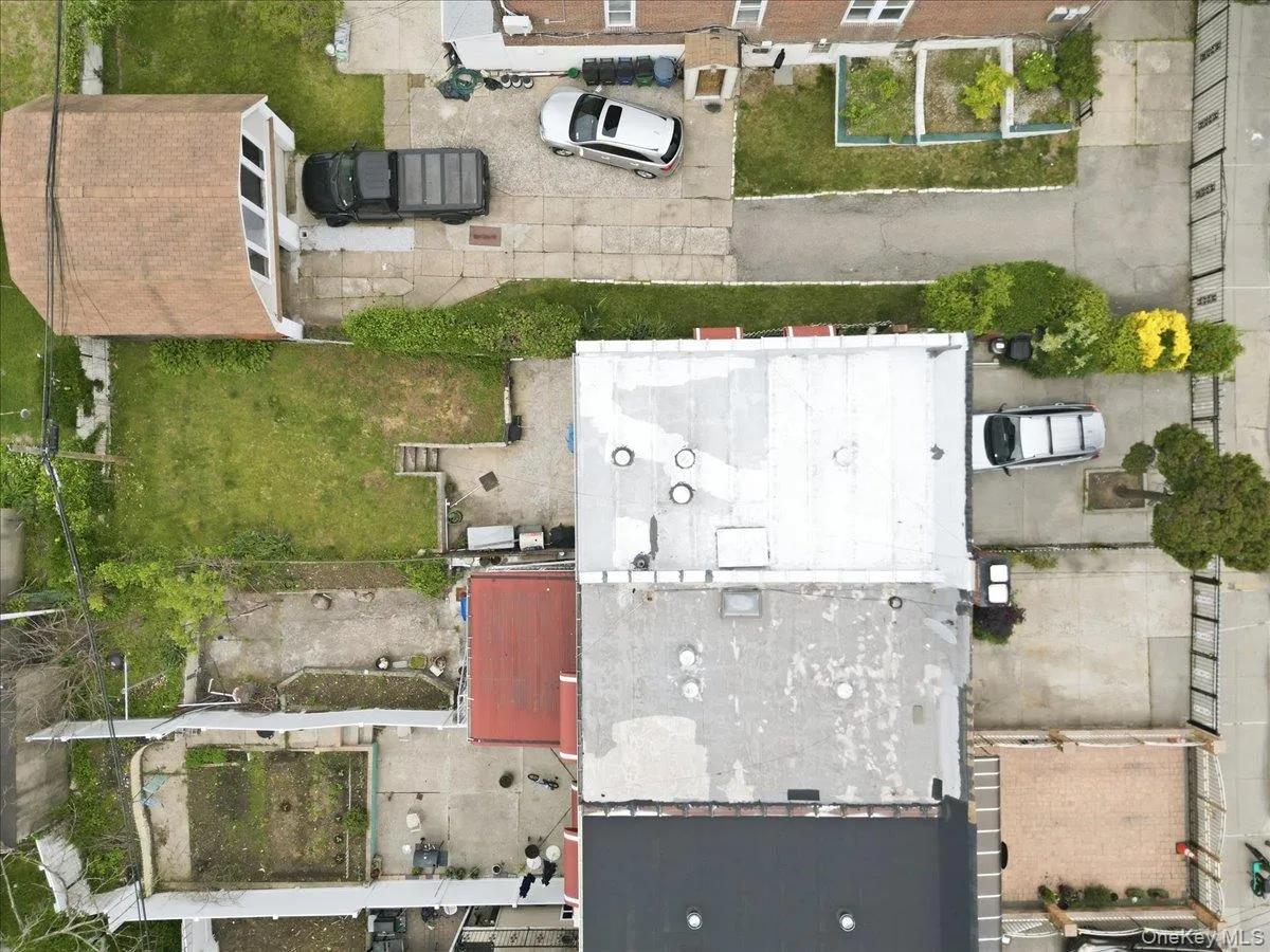 4165 Baychester Avenue, New York, NY, 3 Bedrooms Bedrooms, 8 Rooms Rooms,2 BathroomsBathrooms,Residential,For Rent,Baychester,0,997700 4165 Baychester Avenue, New York, NY, 3 Bedrooms Bedrooms, 8 Rooms Rooms,2 BathroomsBathrooms,Residential,For Rent,Baychester,0,997700
