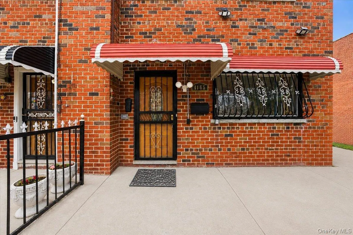 4165 Baychester Avenue, New York, NY, 3 Bedrooms Bedrooms, 8 Rooms Rooms,2 BathroomsBathrooms,Residential,For Rent,Baychester,0,997700 4165 Baychester Avenue, New York, NY, 3 Bedrooms Bedrooms, 8 Rooms Rooms,2 BathroomsBathrooms,Residential,For Rent,Baychester,0,997700
