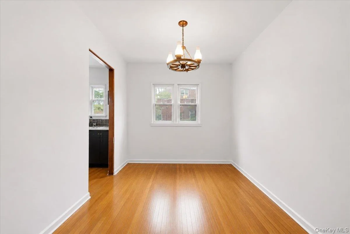 4165 Baychester Avenue, New York, NY, 3 Bedrooms Bedrooms, 8 Rooms Rooms,2 BathroomsBathrooms,Residential,For Rent,Baychester,0,997700 4165 Baychester Avenue, New York, NY, 3 Bedrooms Bedrooms, 8 Rooms Rooms,2 BathroomsBathrooms,Residential,For Rent,Baychester,0,997700