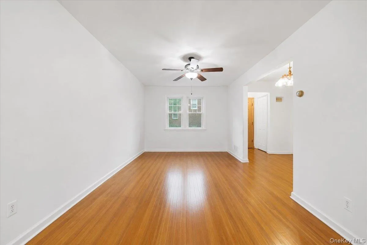 4165 Baychester Avenue, New York, NY, 3 Bedrooms Bedrooms, 8 Rooms Rooms,2 BathroomsBathrooms,Residential,For Rent,Baychester,0,997700 4165 Baychester Avenue, New York, NY, 3 Bedrooms Bedrooms, 8 Rooms Rooms,2 BathroomsBathrooms,Residential,For Rent,Baychester,0,997700