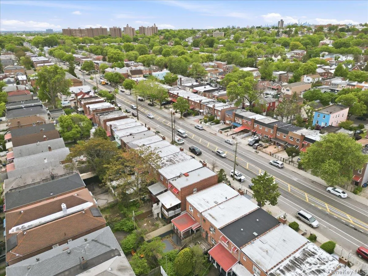 4165 Baychester Avenue, New York, NY, 3 Bedrooms Bedrooms, 8 Rooms Rooms,2 BathroomsBathrooms,Residential,For Rent,Baychester,0,997700 4165 Baychester Avenue, New York, NY, 3 Bedrooms Bedrooms, 8 Rooms Rooms,2 BathroomsBathrooms,Residential,For Rent,Baychester,0,997700