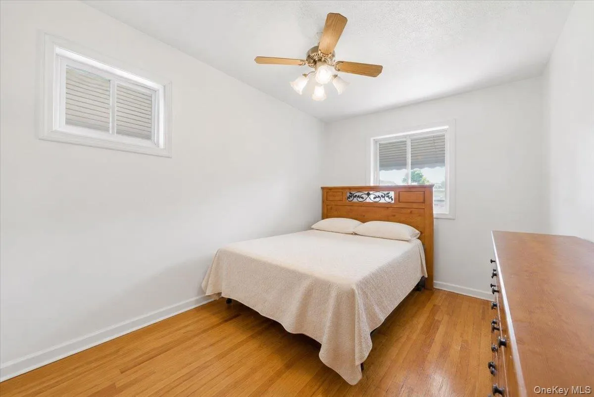 4165 Baychester Avenue, New York, NY, 3 Bedrooms Bedrooms, 8 Rooms Rooms,2 BathroomsBathrooms,Residential,For Rent,Baychester,0,997700 4165 Baychester Avenue, New York, NY, 3 Bedrooms Bedrooms, 8 Rooms Rooms,2 BathroomsBathrooms,Residential,For Rent,Baychester,0,997700