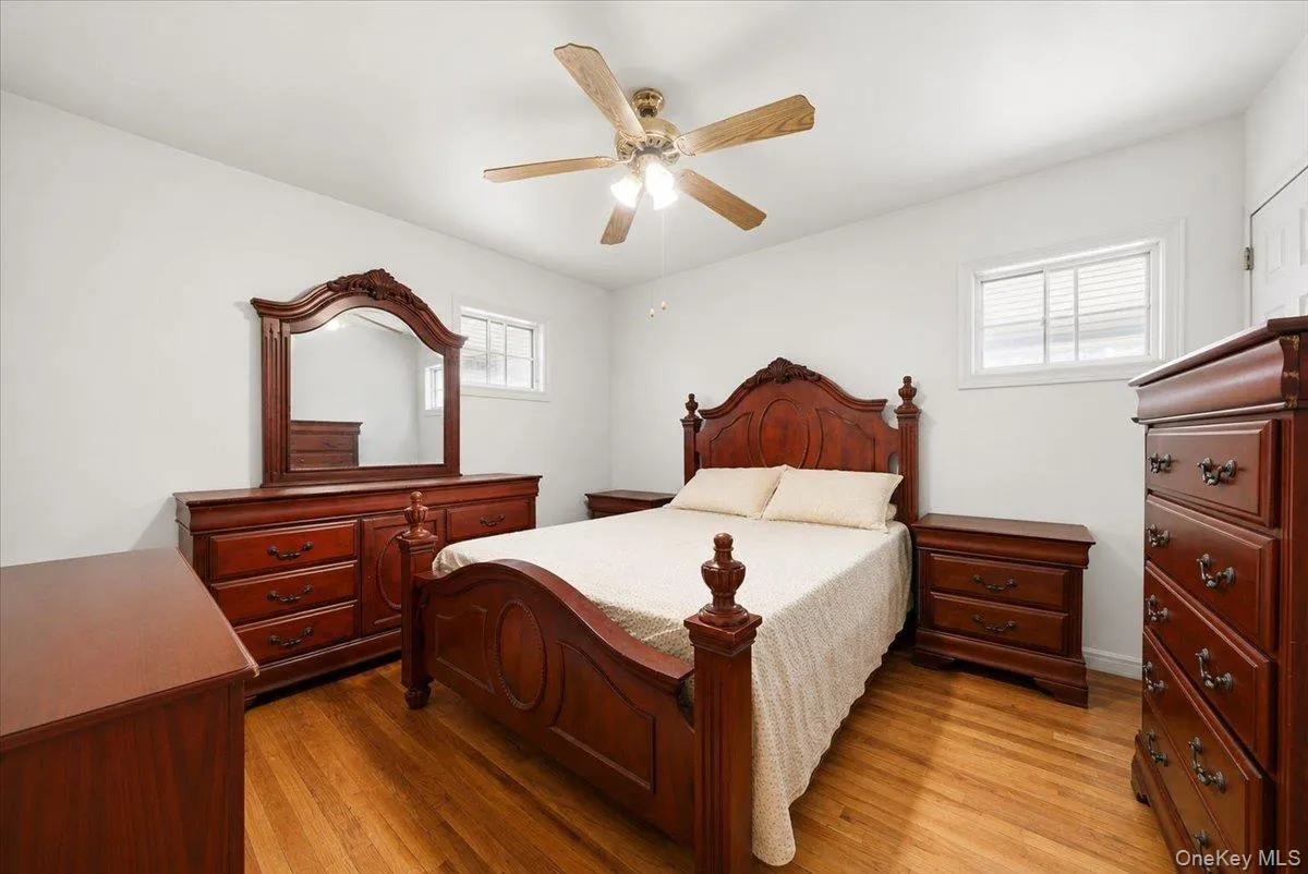 4165 Baychester Avenue, New York, NY, 3 Bedrooms Bedrooms, 8 Rooms Rooms,2 BathroomsBathrooms,Residential,For Rent,Baychester,0,997700 4165 Baychester Avenue, New York, NY, 3 Bedrooms Bedrooms, 8 Rooms Rooms,2 BathroomsBathrooms,Residential,For Rent,Baychester,0,997700