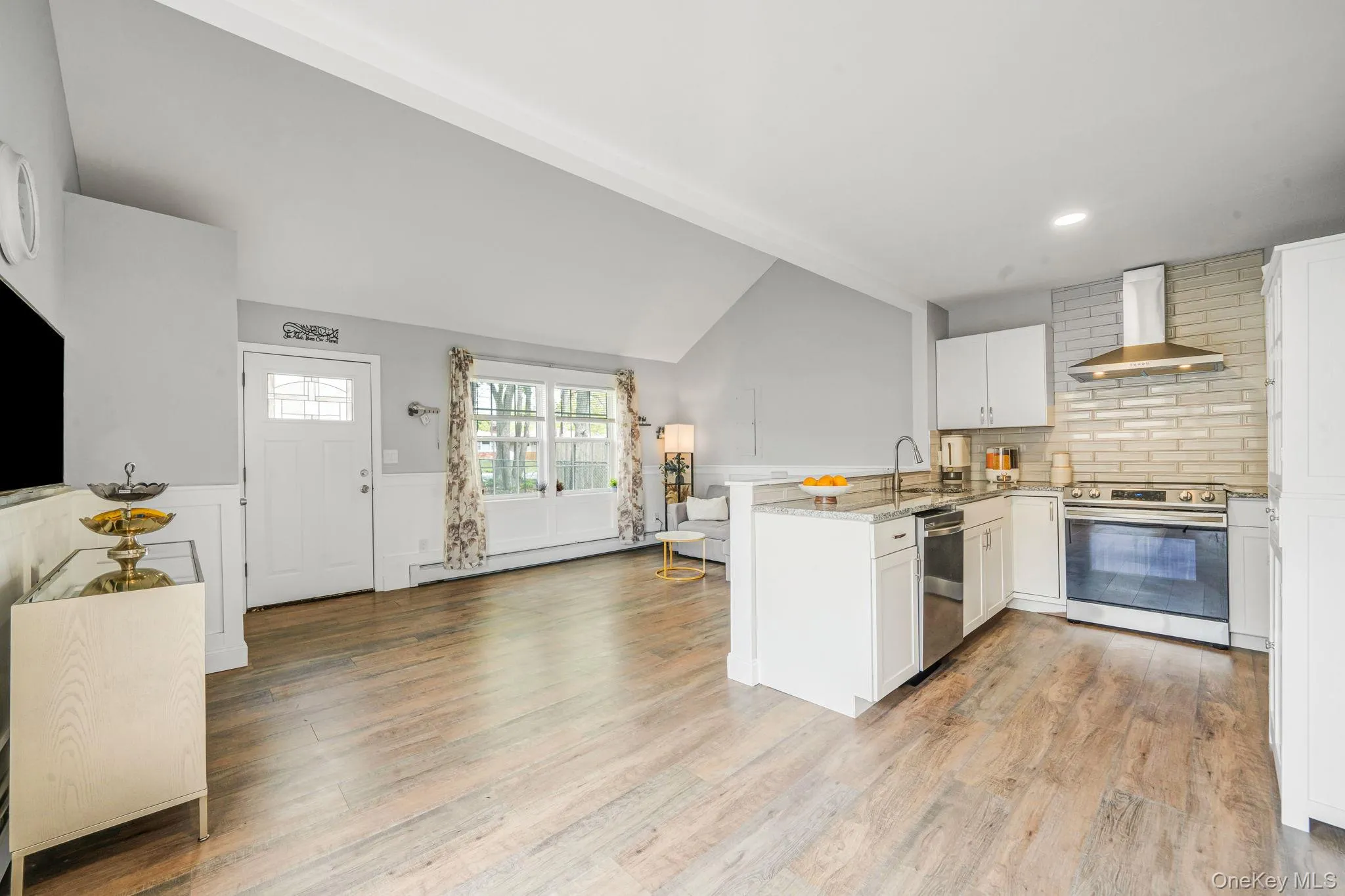 332 Commack Road, Brookhaven, NY, 3 Bedrooms Bedrooms, 5 Rooms Rooms,1 BathroomBathrooms,Residential,For Rent,Commack,0,997701 332 Commack Road, Brookhaven, NY, 3 Bedrooms Bedrooms, 5 Rooms Rooms,1 BathroomBathrooms,Residential,For Rent,Commack,0,997701