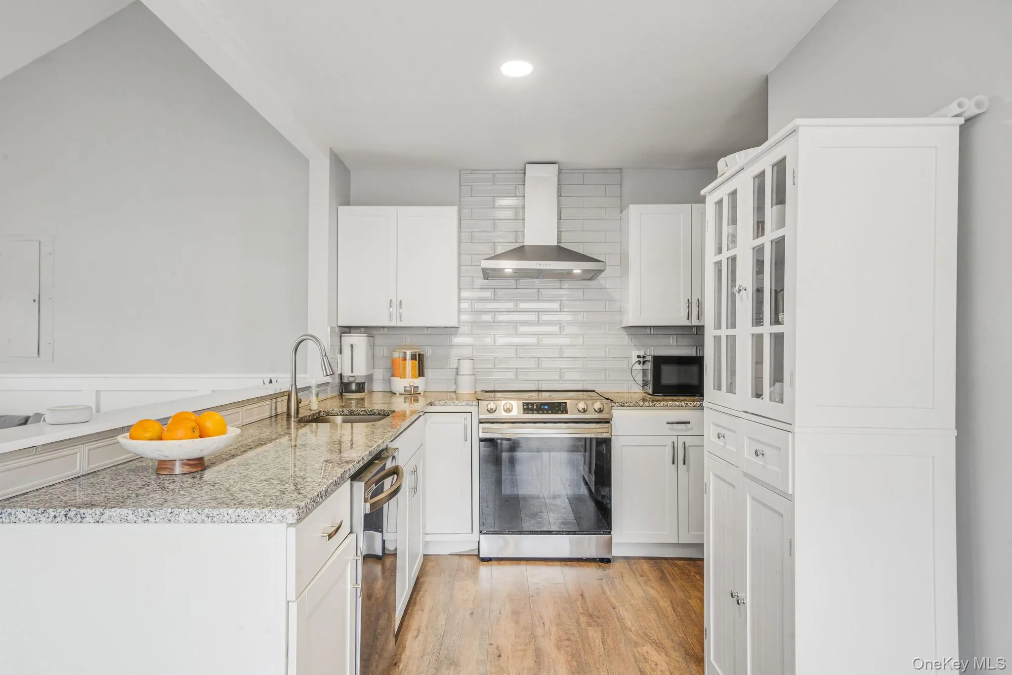 332 Commack Road, Brookhaven, NY, 3 Bedrooms Bedrooms, 5 Rooms Rooms,1 BathroomBathrooms,Residential,For Rent,Commack,0,997701 332 Commack Road, Brookhaven, NY, 3 Bedrooms Bedrooms, 5 Rooms Rooms,1 BathroomBathrooms,Residential,For Rent,Commack,0,997701