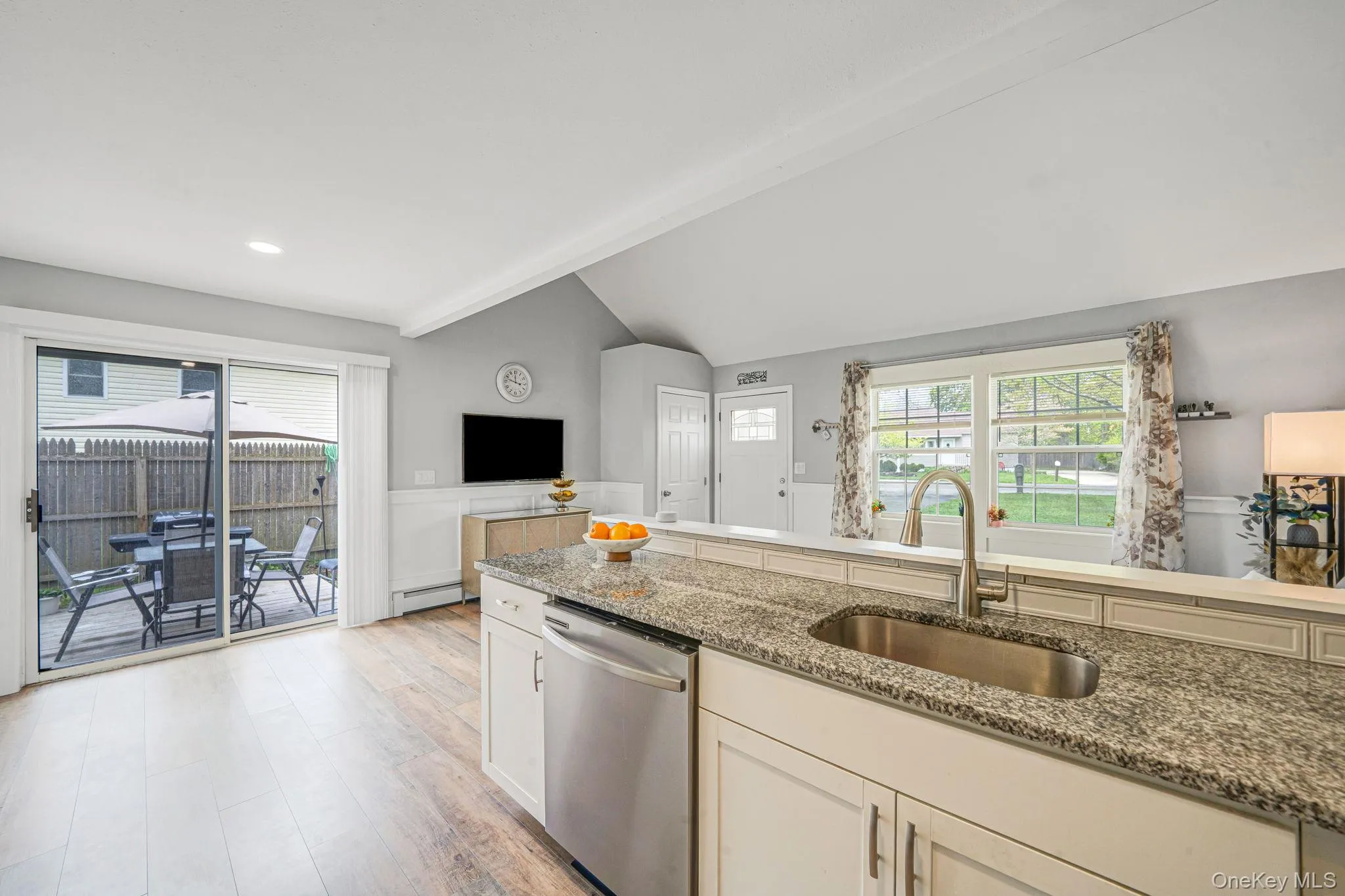 332 Commack Road, Brookhaven, NY, 3 Bedrooms Bedrooms, 5 Rooms Rooms,1 BathroomBathrooms,Residential,For Rent,Commack,0,997701 332 Commack Road, Brookhaven, NY, 3 Bedrooms Bedrooms, 5 Rooms Rooms,1 BathroomBathrooms,Residential,For Rent,Commack,0,997701