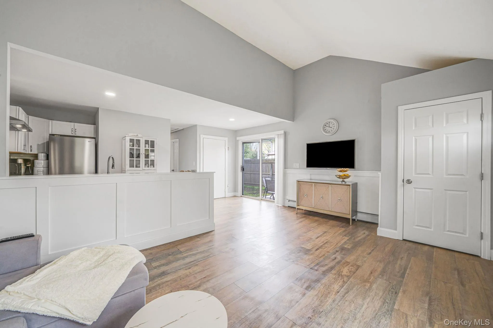 332 Commack Road, Brookhaven, NY, 3 Bedrooms Bedrooms, 5 Rooms Rooms,1 BathroomBathrooms,Residential,For Rent,Commack,0,997701 332 Commack Road, Brookhaven, NY, 3 Bedrooms Bedrooms, 5 Rooms Rooms,1 BathroomBathrooms,Residential,For Rent,Commack,0,997701