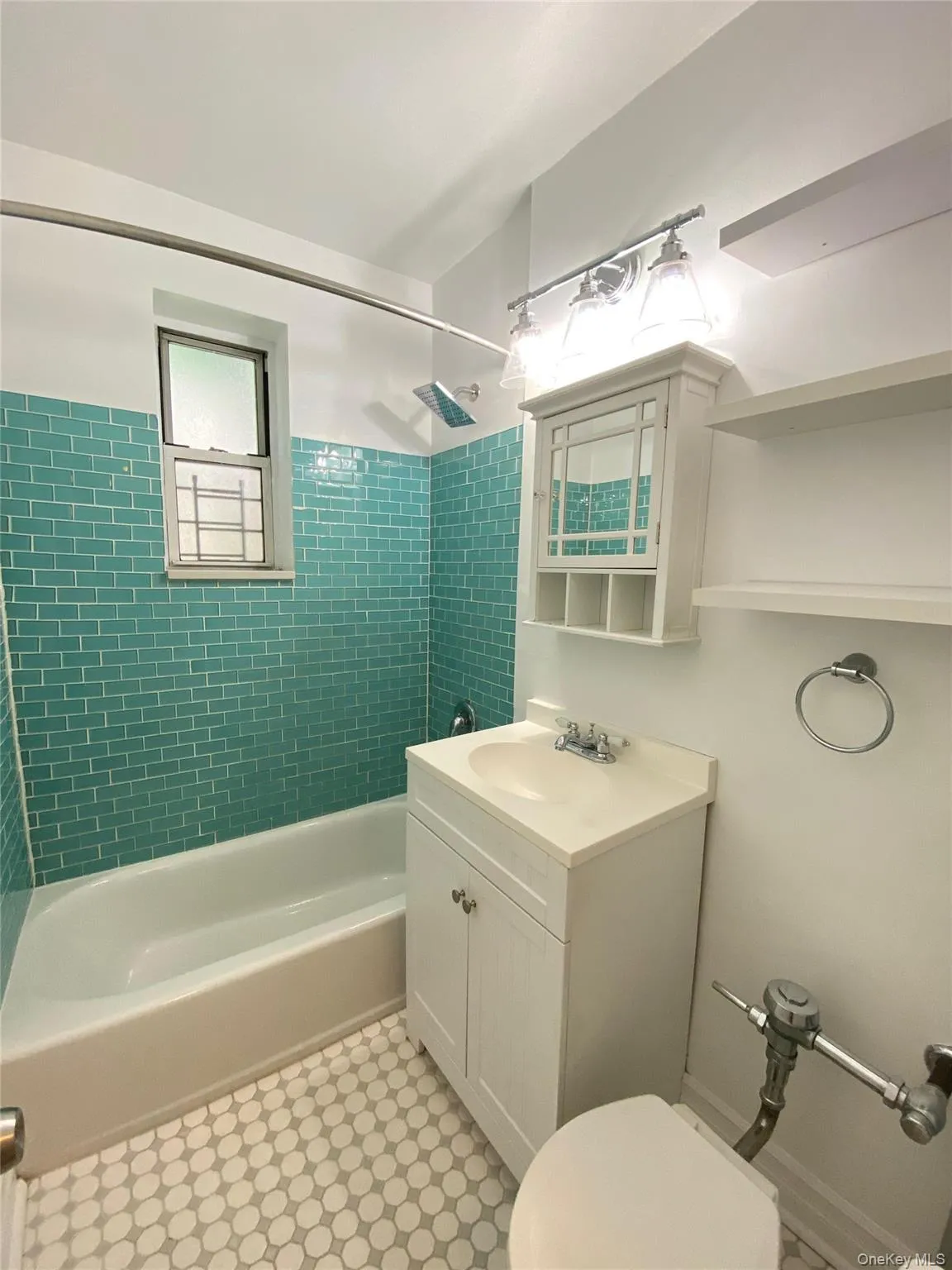 55-23 31st Avenue, New York, NY, 1 Bedroom Bedrooms, 3 Rooms Rooms,1 BathroomBathrooms,Residential Sale,For Rent,31st,0,997704 55-23 31st Avenue, New York, NY, 1 Bedroom Bedrooms, 3 Rooms Rooms,1 BathroomBathrooms,Residential Sale,For Rent,31st,0,997704