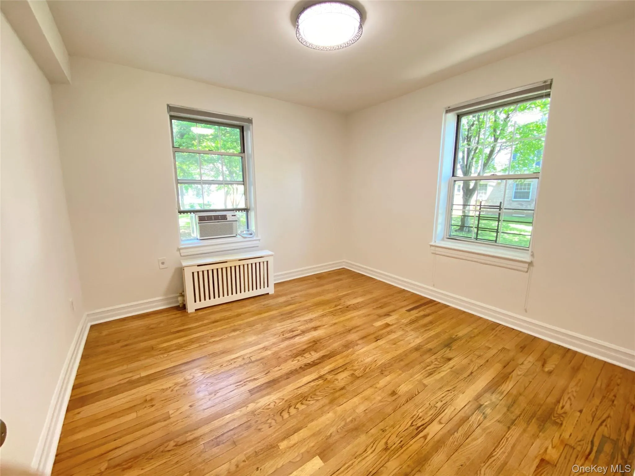 55-23 31st Avenue, New York, NY, 1 Bedroom Bedrooms, 3 Rooms Rooms,1 BathroomBathrooms,Residential Sale,For Rent,31st,0,997704 55-23 31st Avenue, New York, NY, 1 Bedroom Bedrooms, 3 Rooms Rooms,1 BathroomBathrooms,Residential Sale,For Rent,31st,0,997704
