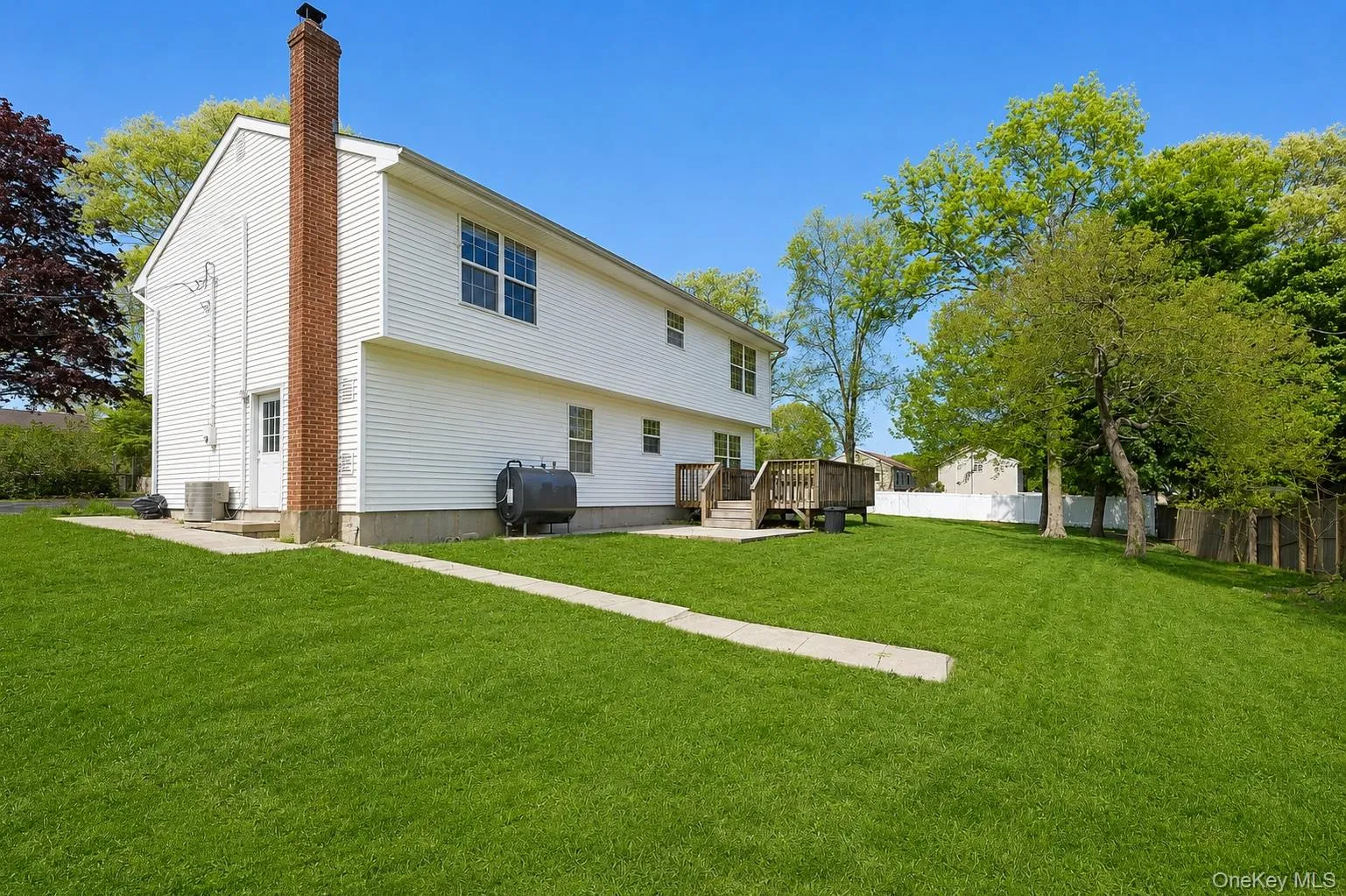 65 16th Street, Riverhead, NY, 5 Bedrooms Bedrooms, 10 Rooms Rooms,2 BathroomsBathrooms,Residential Lease,For Rent,16th,0,997707 65 16th Street, Riverhead, NY, 5 Bedrooms Bedrooms, 10 Rooms Rooms,2 BathroomsBathrooms,Residential Lease,For Rent,16th,0,997707