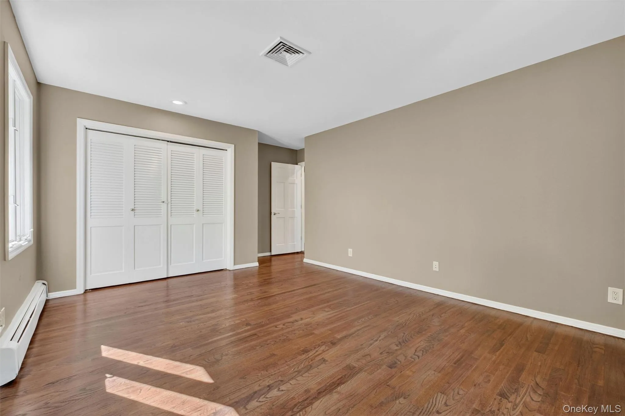 2nd Bedroom (2nd Angle) 2nd Bedroom (2nd Angle)
