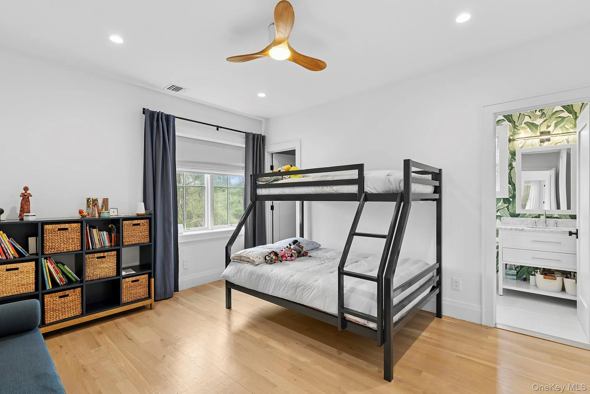 8 Sweetgrass Road, Southampton, NY, 5 Bedrooms Bedrooms, 14 Rooms Rooms,4 BathroomsBathrooms,Residential Lease,For Rent,Sweetgrass,0,997725 8 Sweetgrass Road, Southampton, NY, 5 Bedrooms Bedrooms, 14 Rooms Rooms,4 BathroomsBathrooms,Residential Lease,For Rent,Sweetgrass,0,997725
