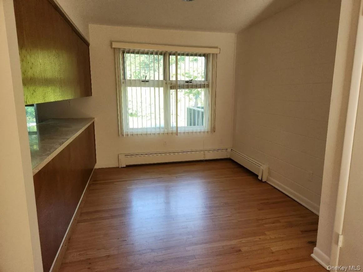 20 Locust Street, Warwick (town), NY, 2 Bedrooms Bedrooms, 5 Rooms Rooms,1 BathroomBathrooms,Residential Lease,For Rent,Locust,0,997735 20 Locust Street, Warwick (town), NY, 2 Bedrooms Bedrooms, 5 Rooms Rooms,1 BathroomBathrooms,Residential Lease,For Rent,Locust,0,997735