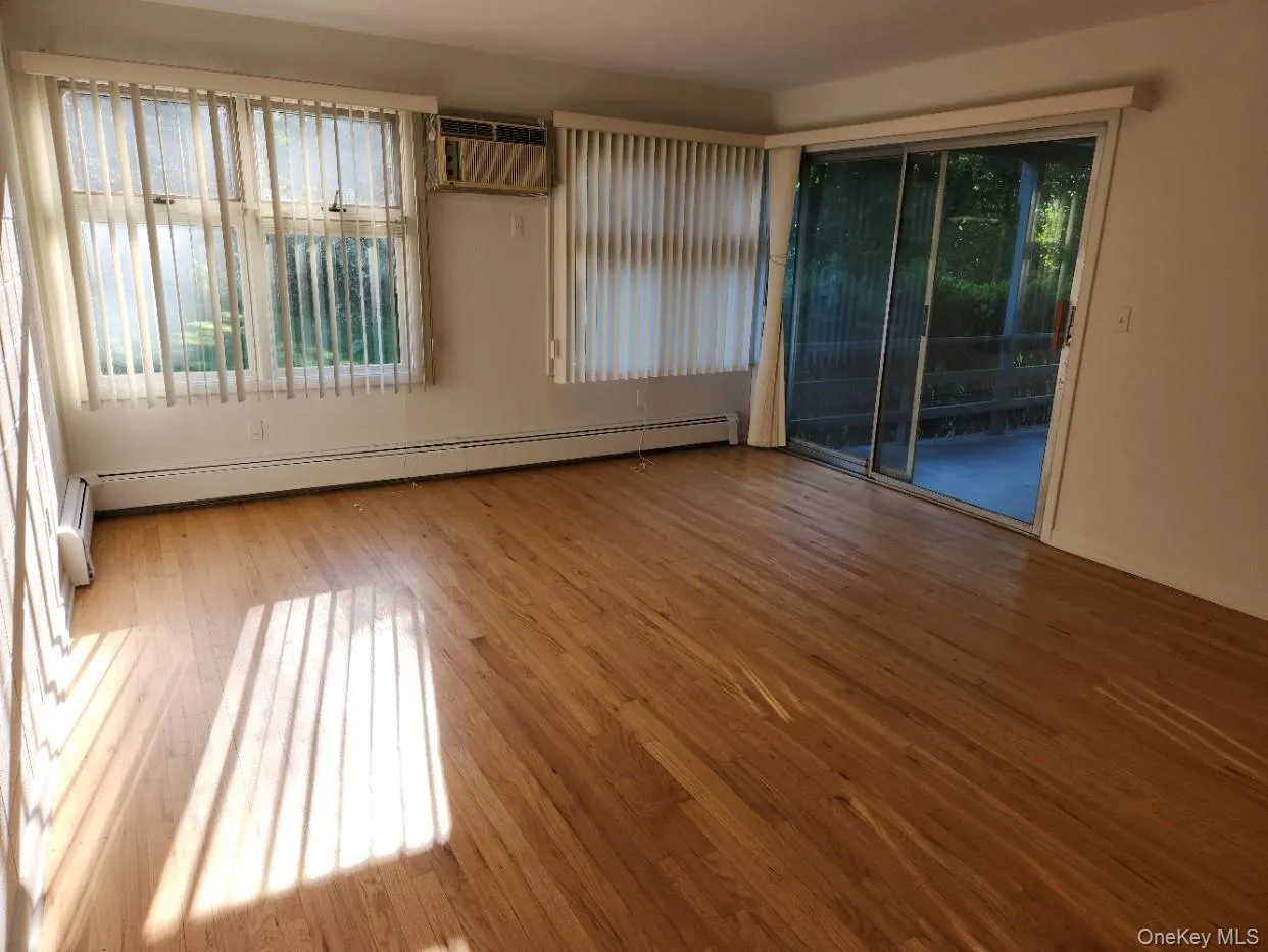 20 Locust Street, Warwick (town), NY, 2 Bedrooms Bedrooms, 5 Rooms Rooms,1 BathroomBathrooms,Residential Lease,For Rent,Locust,0,997735 20 Locust Street, Warwick (town), NY, 2 Bedrooms Bedrooms, 5 Rooms Rooms,1 BathroomBathrooms,Residential Lease,For Rent,Locust,0,997735