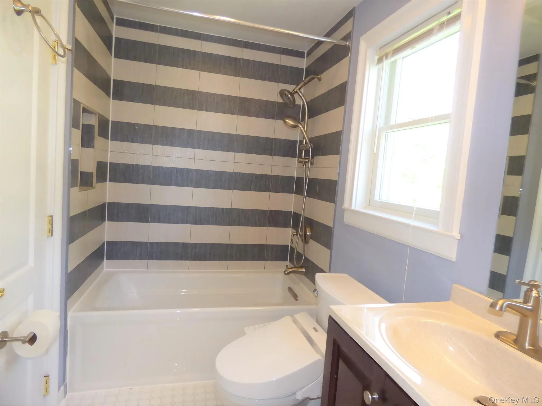 53 Lee Avenue, Eastchester, NY, 3 Bedrooms Bedrooms, 7 Rooms Rooms,2 BathroomsBathrooms,Residential Lease,For Rent,Lee,0,997742 53 Lee Avenue, Eastchester, NY, 3 Bedrooms Bedrooms, 7 Rooms Rooms,2 BathroomsBathrooms,Residential Lease,For Rent,Lee,0,997742