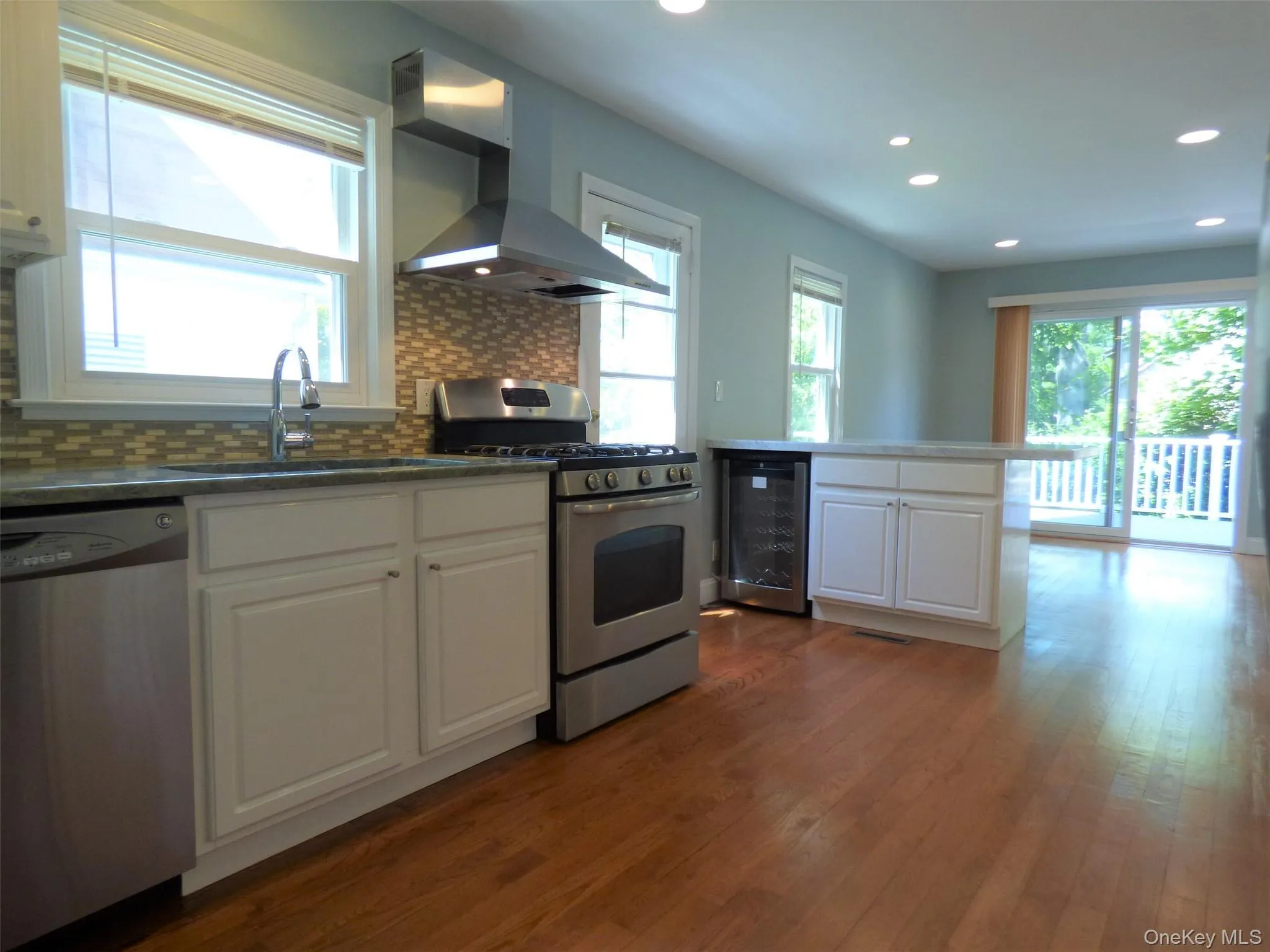 53 Lee Avenue, Eastchester, NY, 3 Bedrooms Bedrooms, 7 Rooms Rooms,2 BathroomsBathrooms,Residential Lease,For Rent,Lee,0,997742 53 Lee Avenue, Eastchester, NY, 3 Bedrooms Bedrooms, 7 Rooms Rooms,2 BathroomsBathrooms,Residential Lease,For Rent,Lee,0,997742