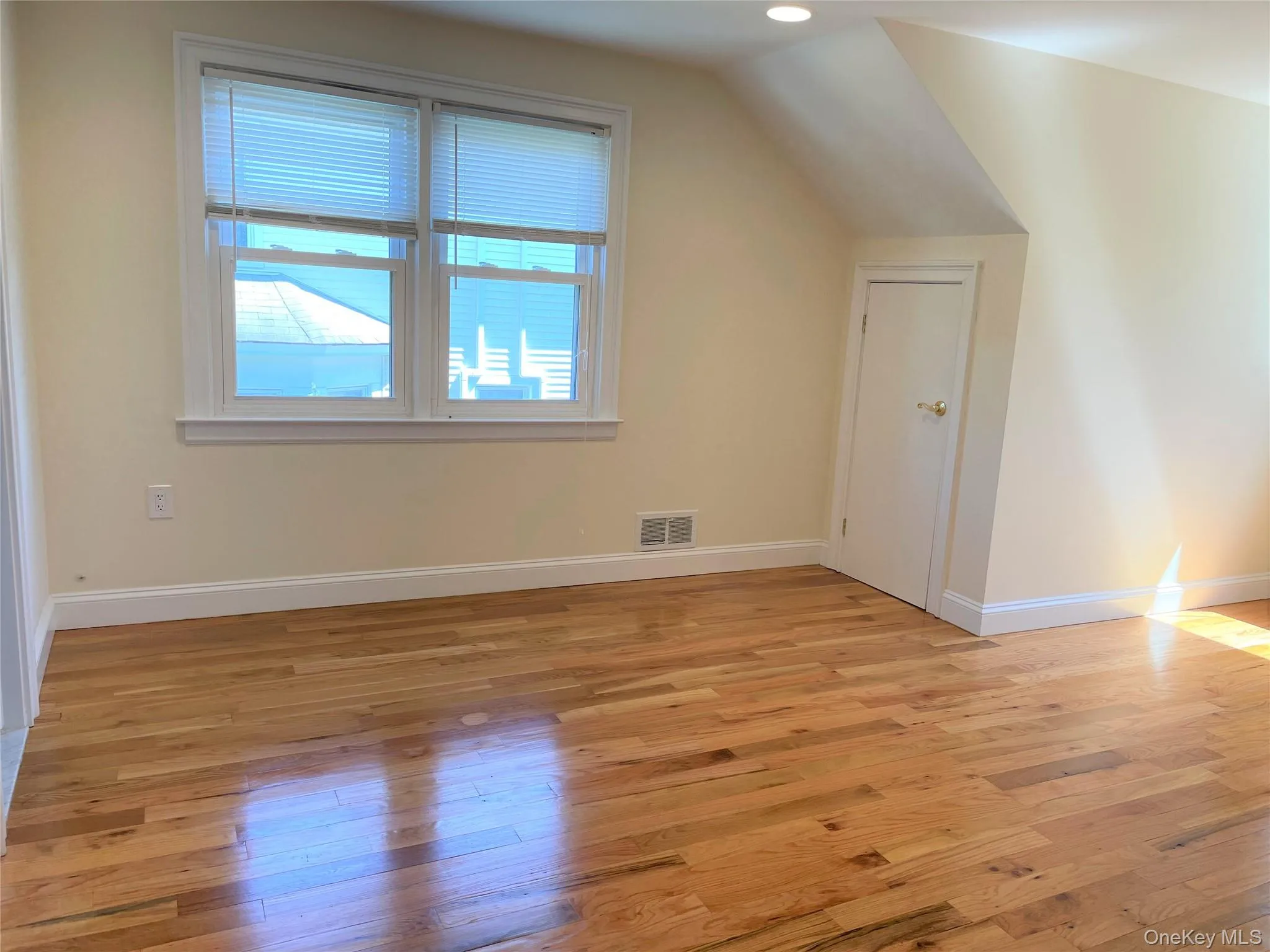 53 Lee Avenue, Eastchester, NY, 3 Bedrooms Bedrooms, 7 Rooms Rooms,2 BathroomsBathrooms,Residential Lease,For Rent,Lee,0,997742 53 Lee Avenue, Eastchester, NY, 3 Bedrooms Bedrooms, 7 Rooms Rooms,2 BathroomsBathrooms,Residential Lease,For Rent,Lee,0,997742