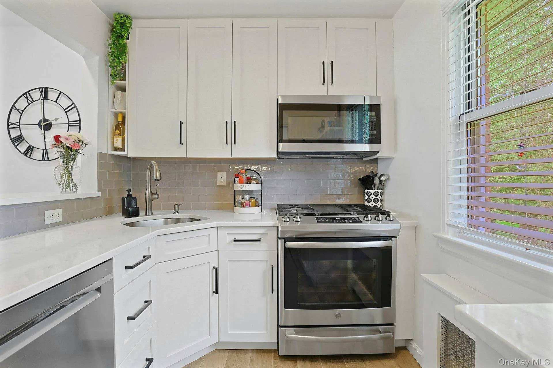 165 Buckhout, Greenburgh, NY, 2 Bedrooms Bedrooms, 4 Rooms Rooms,1 BathroomBathrooms,Residential Sale,For Rent,Buckhout,0,997744 165 Buckhout, Greenburgh, NY, 2 Bedrooms Bedrooms, 4 Rooms Rooms,1 BathroomBathrooms,Residential Sale,For Rent,Buckhout,0,997744