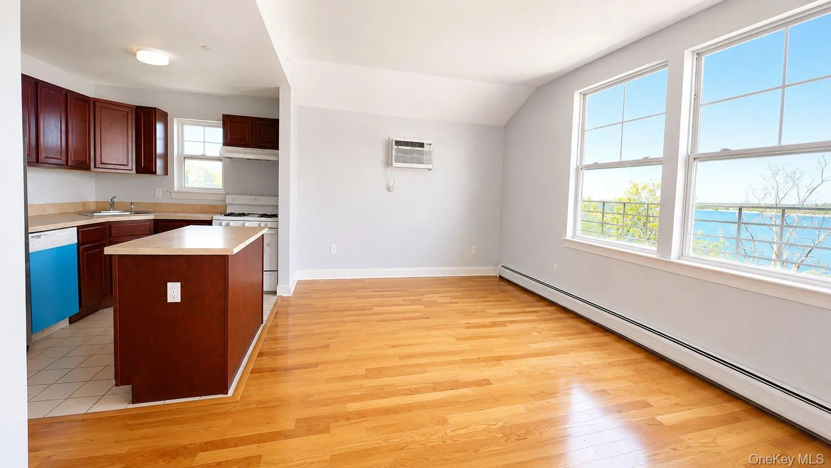113B Lighthouse Court, New York, NY, 2 Bedrooms Bedrooms, 4 Rooms Rooms,1 BathroomBathrooms,Residential Lease,For Rent,Lighthouse,0,997745 113B Lighthouse Court, New York, NY, 2 Bedrooms Bedrooms, 4 Rooms Rooms,1 BathroomBathrooms,Residential Lease,For Rent,Lighthouse,0,997745