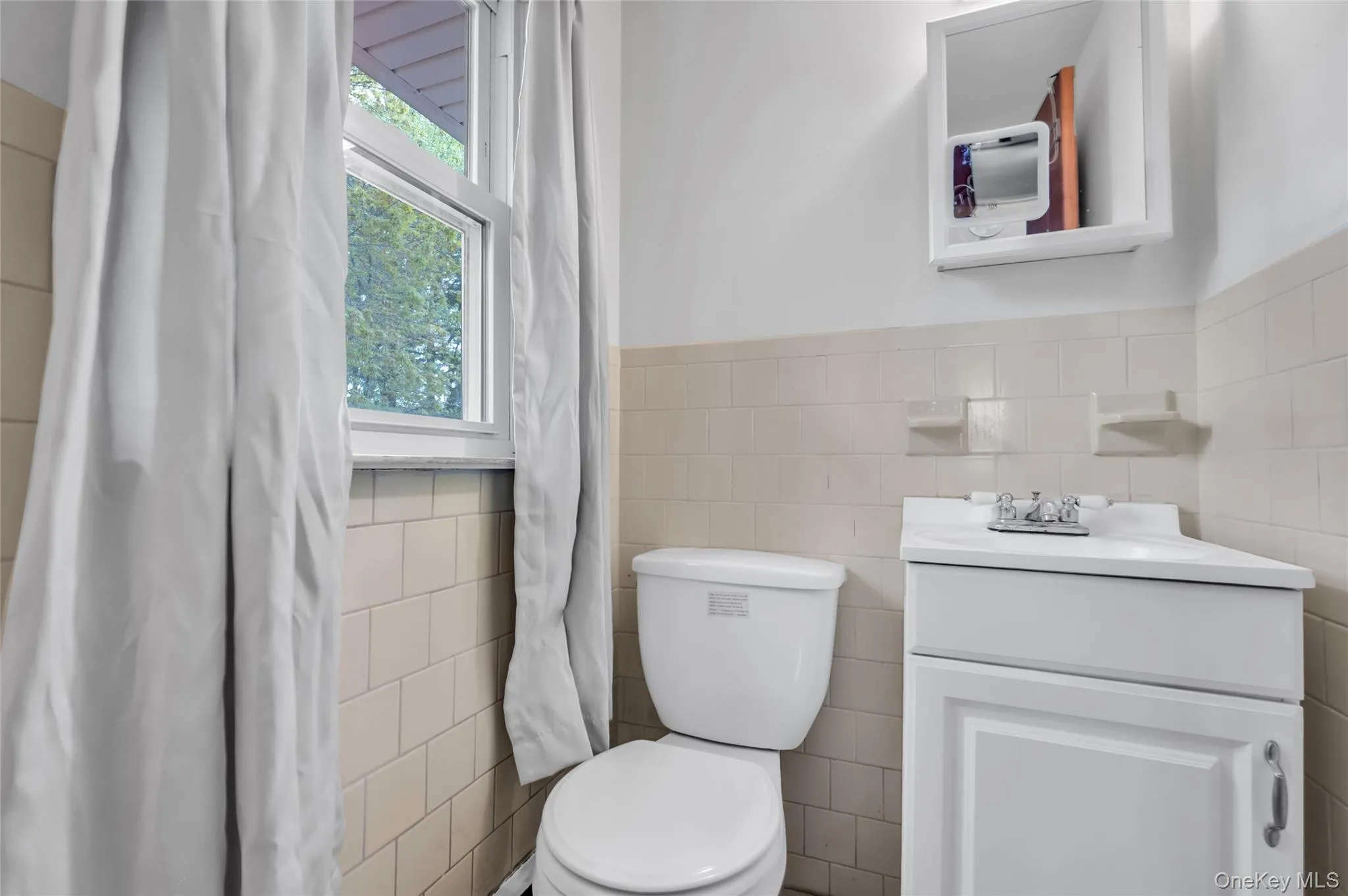 2 Sunset Drive, Thompson, NY, 3 Bedrooms Bedrooms, 6 Rooms Rooms,1 BathroomBathrooms,Residential Sale,For Rent,Sunset,0,997747 2 Sunset Drive, Thompson, NY, 3 Bedrooms Bedrooms, 6 Rooms Rooms,1 BathroomBathrooms,Residential Sale,For Rent,Sunset,0,997747