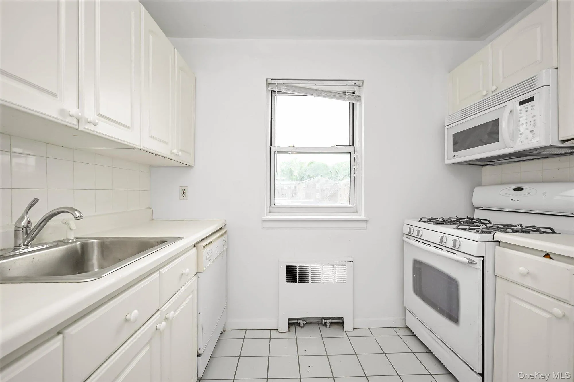 67-44 152nd Street, New York, NY, 1 Bedroom Bedrooms, 4 Rooms Rooms,1 BathroomBathrooms,Residential,For Rent,152nd,0,997754 67-44 152nd Street, New York, NY, 1 Bedroom Bedrooms, 4 Rooms Rooms,1 BathroomBathrooms,Residential,For Rent,152nd,0,997754